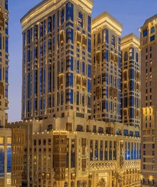 Jumeirah Jabal Omar Makkah &mdash; the towers at dusk beside Al-Masjid al-Haram